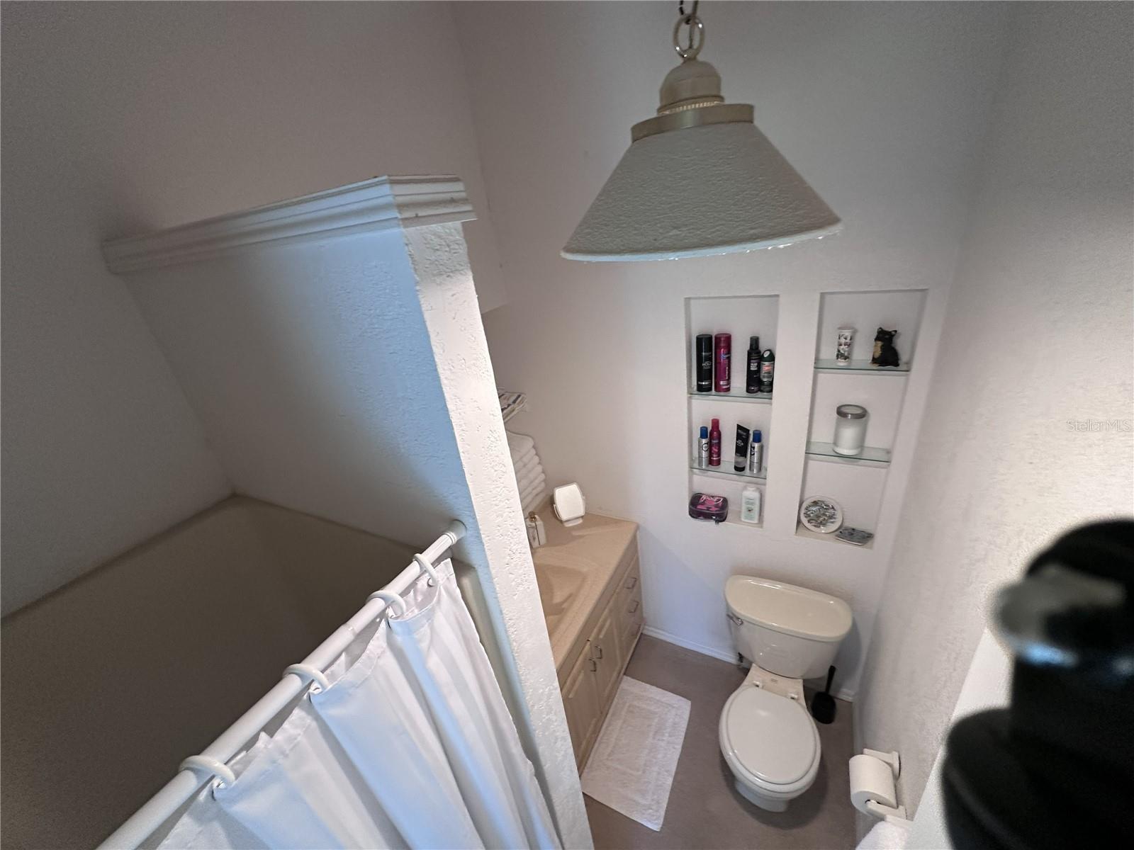 Image 7 of 38 For 515 Whittier Street