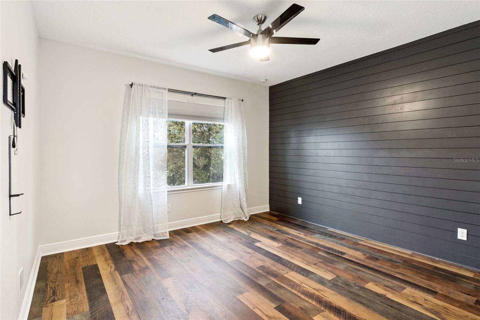 Image 25 of 40 For 15309 Honeybell Drive