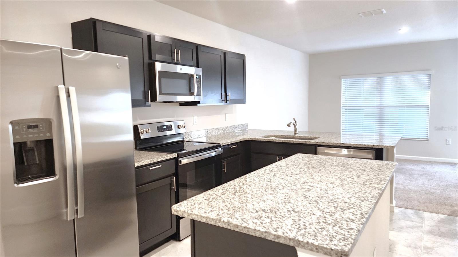 Image 10 of 25 For 271 Blueberry Lane