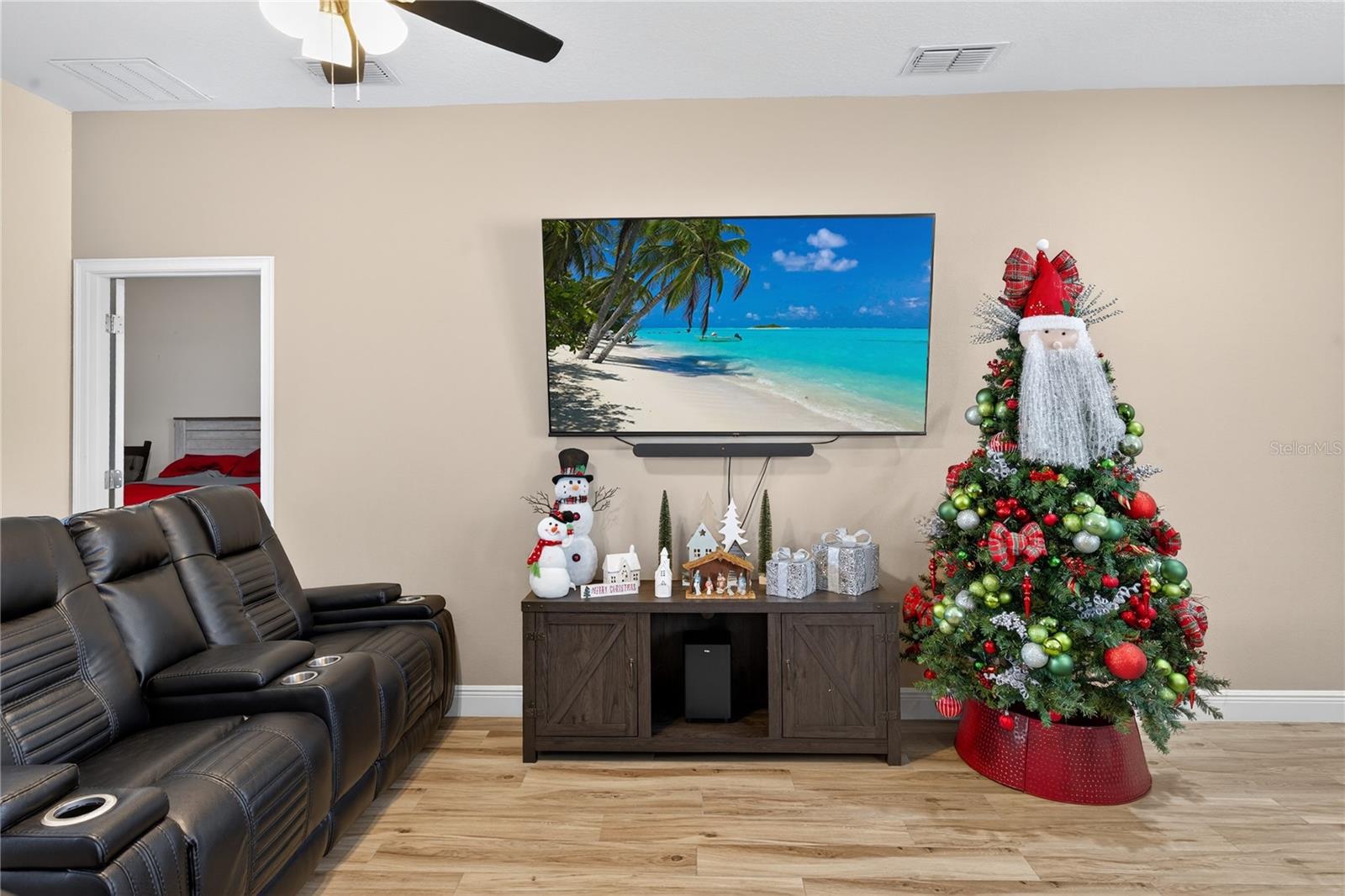 Image 14 of 39 For 1664 Redfin Drive