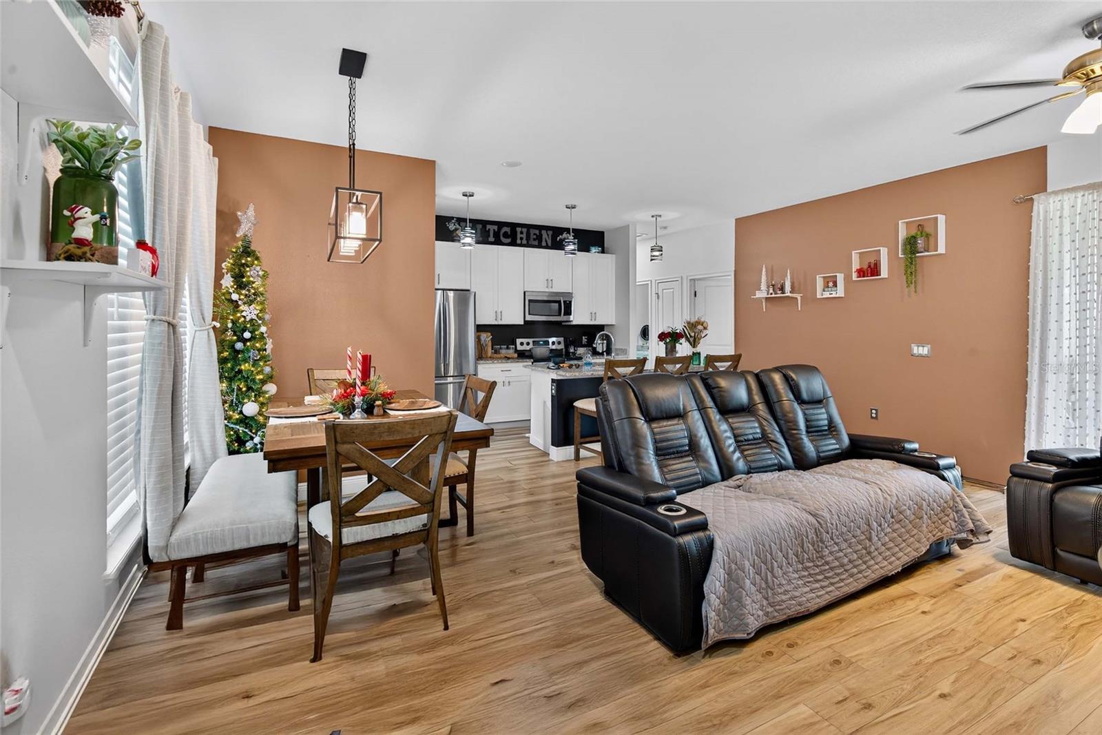 Image 4 of 39 For 1664 Redfin Drive