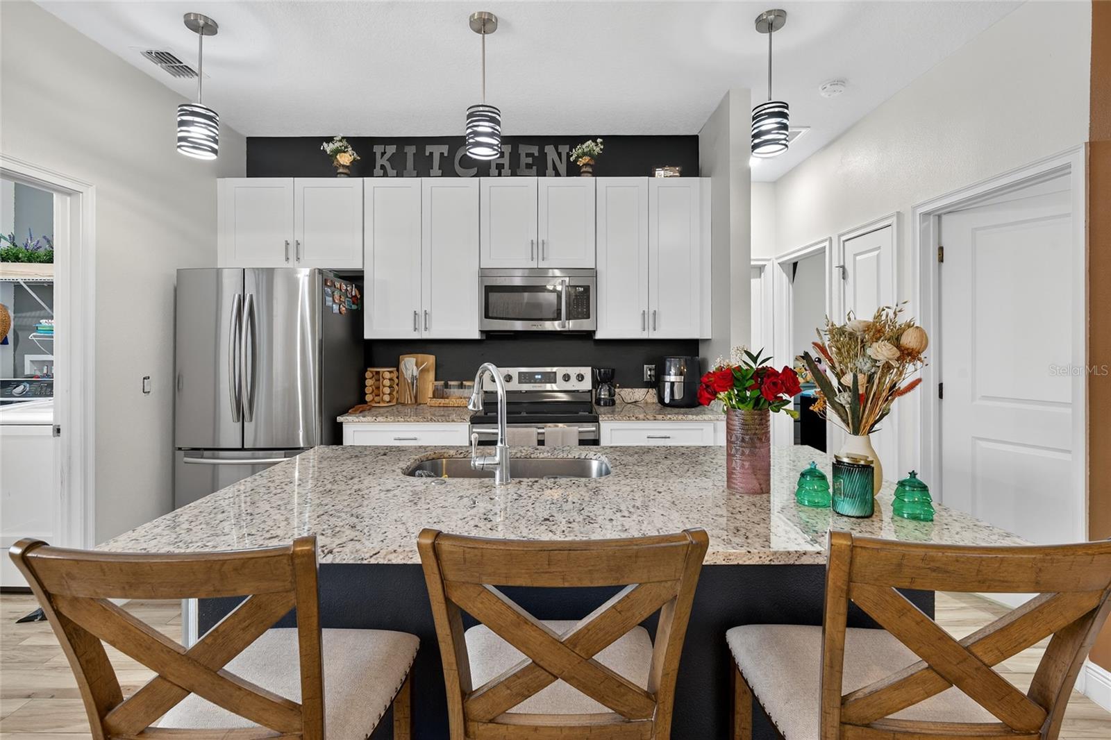 Image 5 of 39 For 1664 Redfin Drive