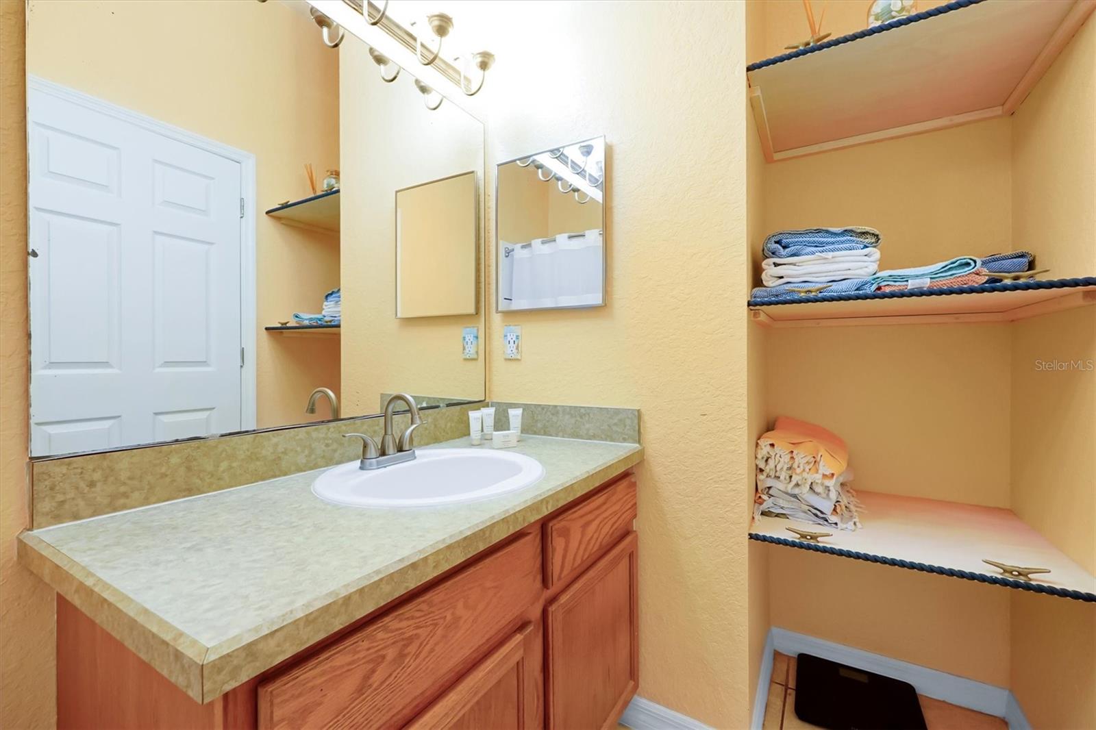 Image 24 of 65 For 1004 Gran Bahama Boulevard 1004