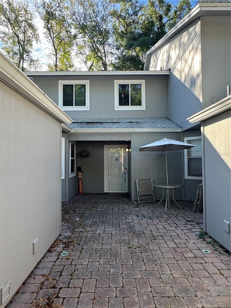 Image 16 of 25 For 626 Red Oak Circle 110