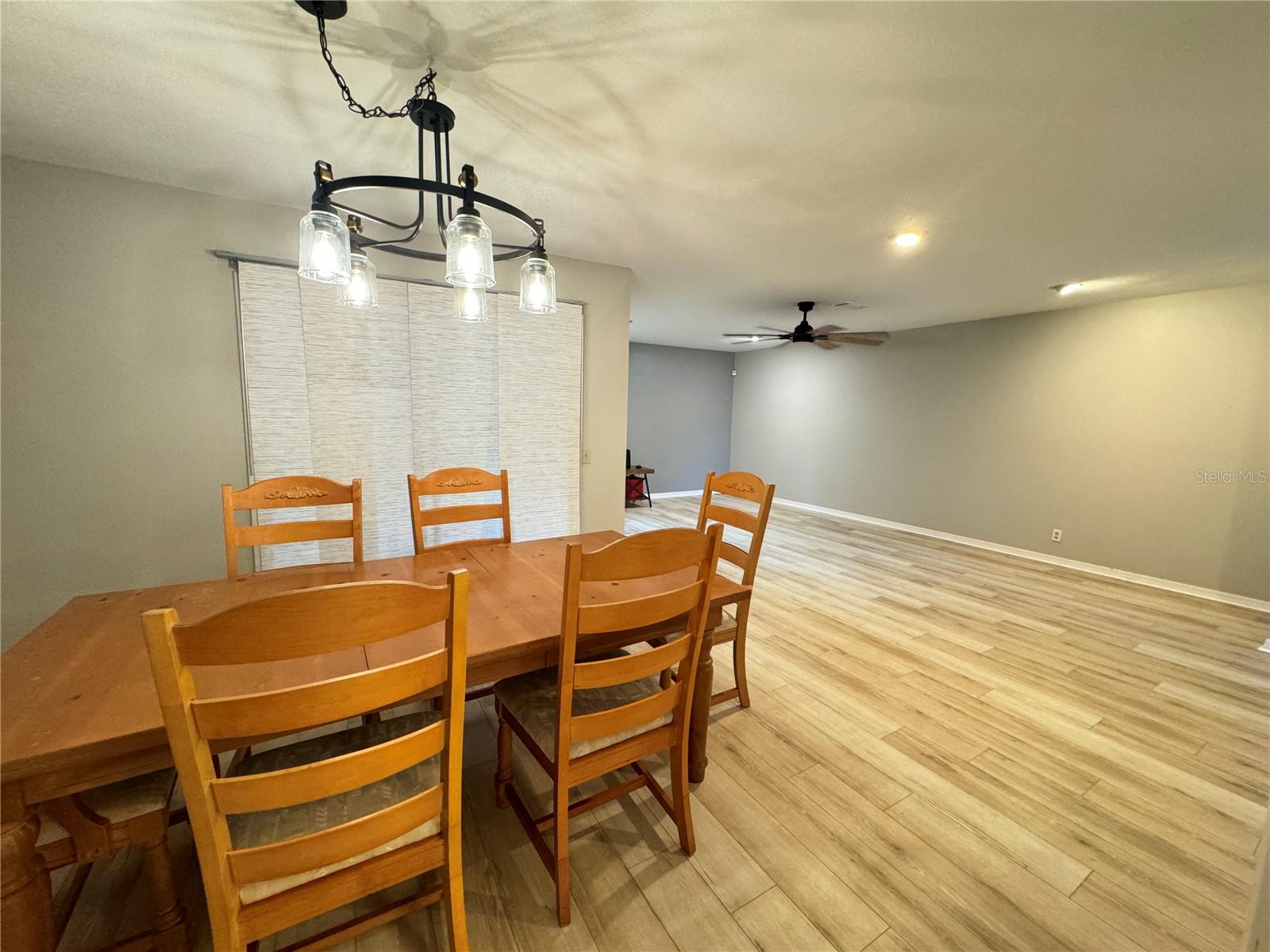 Image 19 of 25 For 626 Red Oak Circle 110