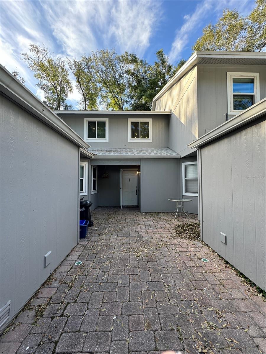 Image 2 of 25 For 626 Red Oak Circle 110