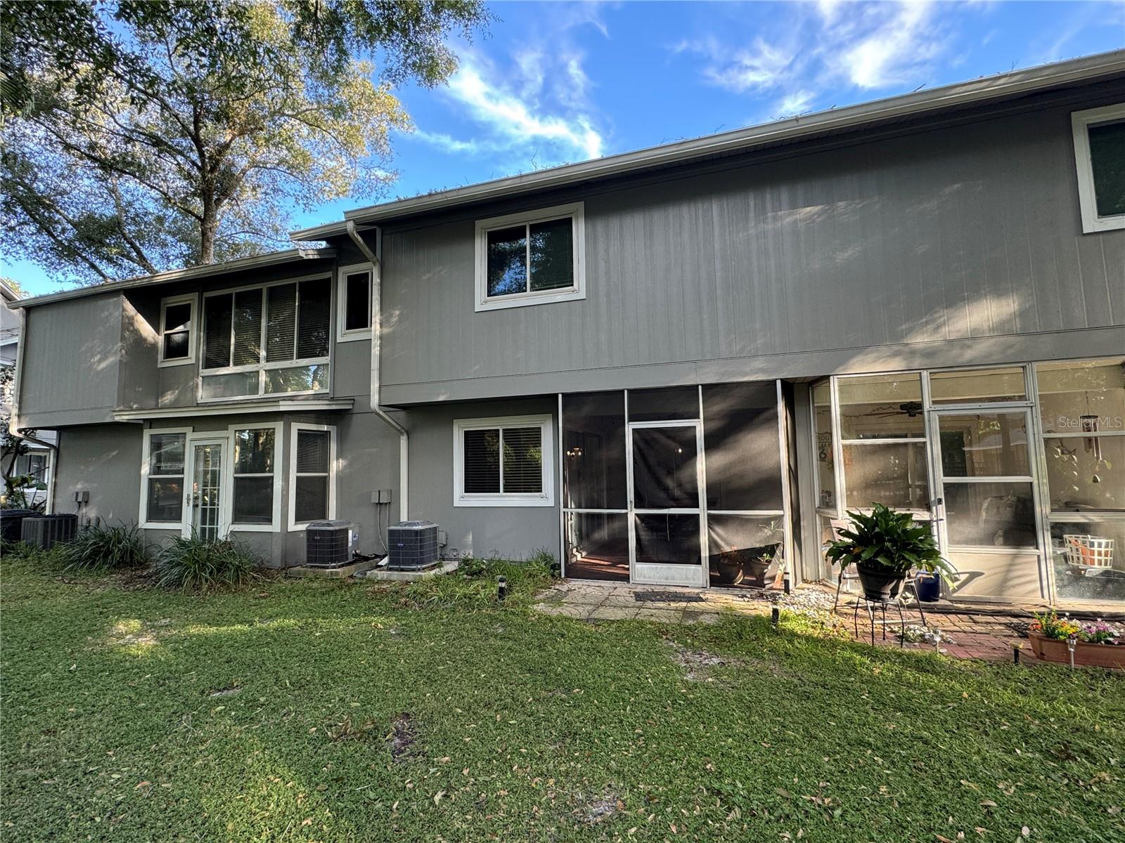 Image 7 of 25 For 626 Red Oak Circle 110