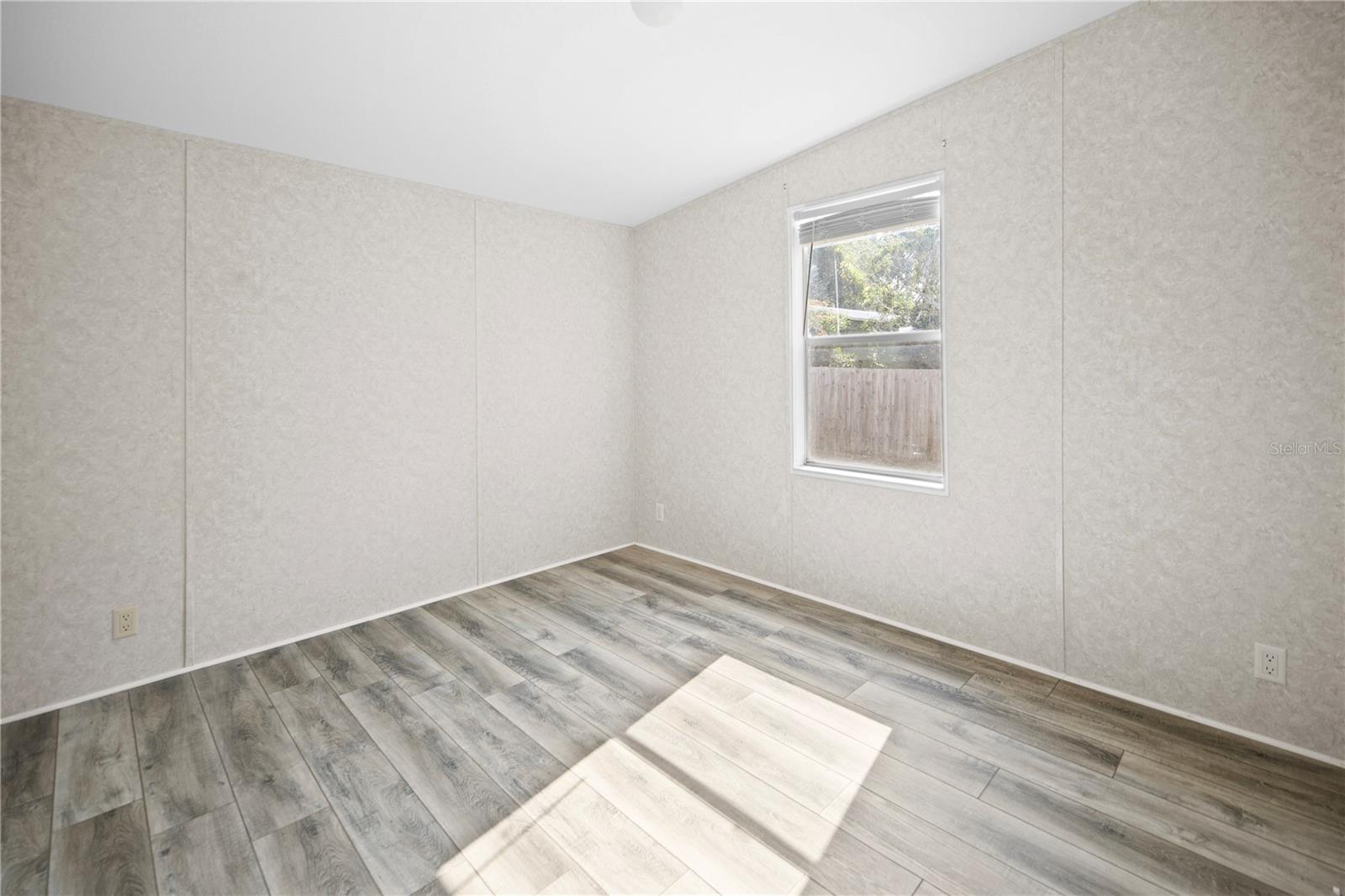 Image 21 of 33 For 35620 Shelley Drive