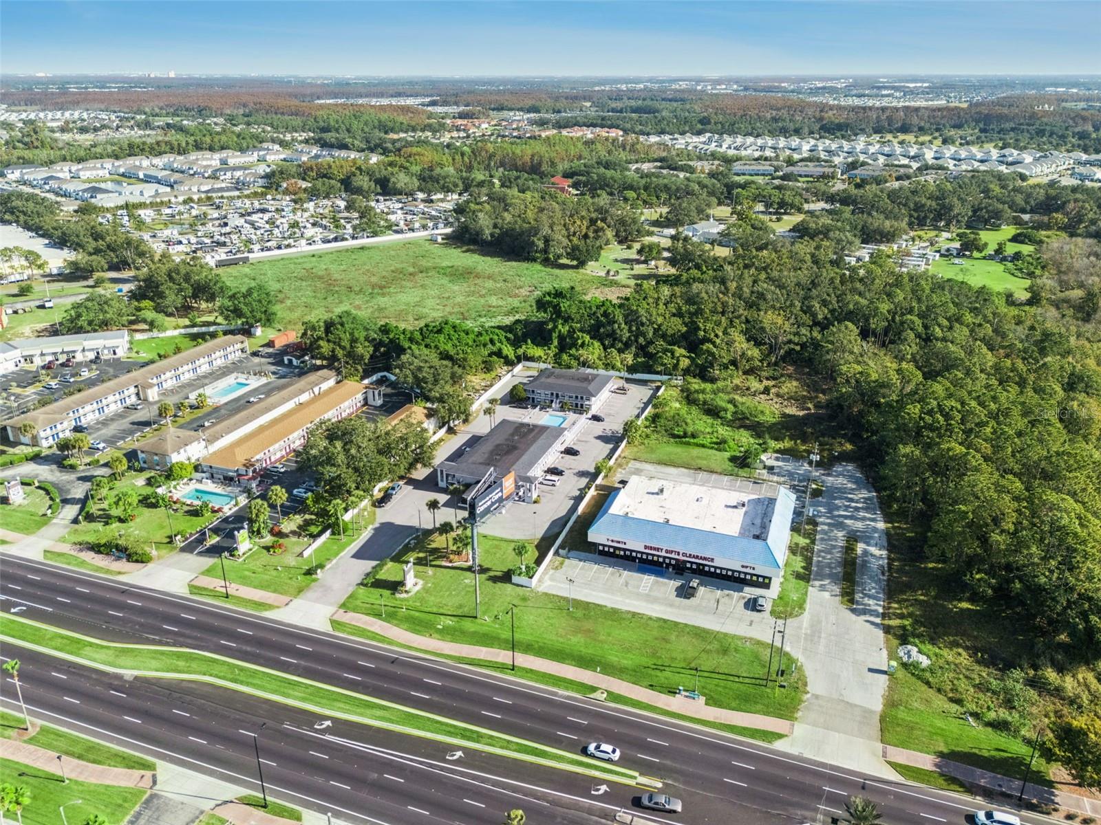 Image 21 of 23 For 4643 Irlo Bronson Memorial Highway