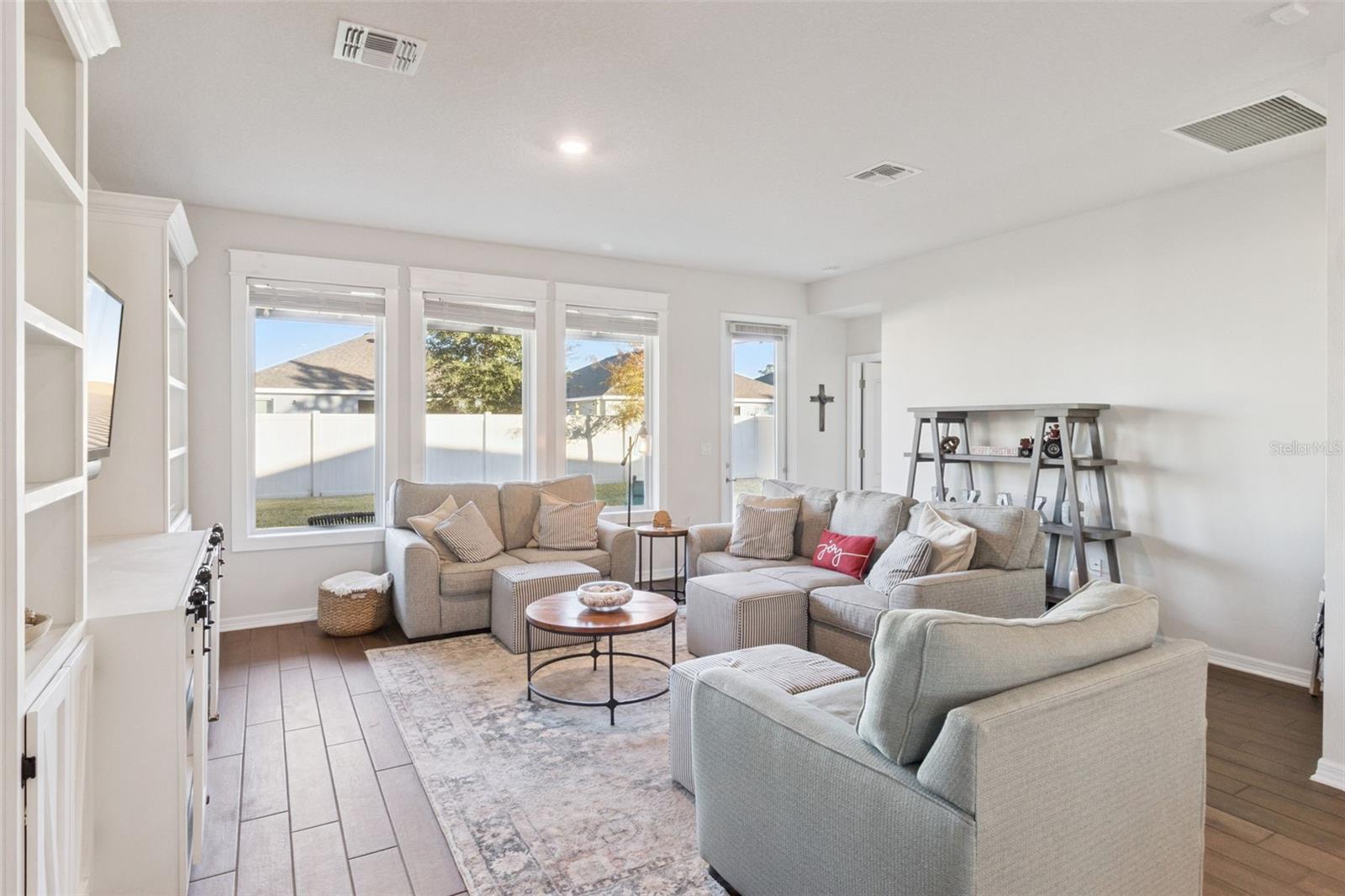 Image 20 of 50 For 2916 Deerberry Lane