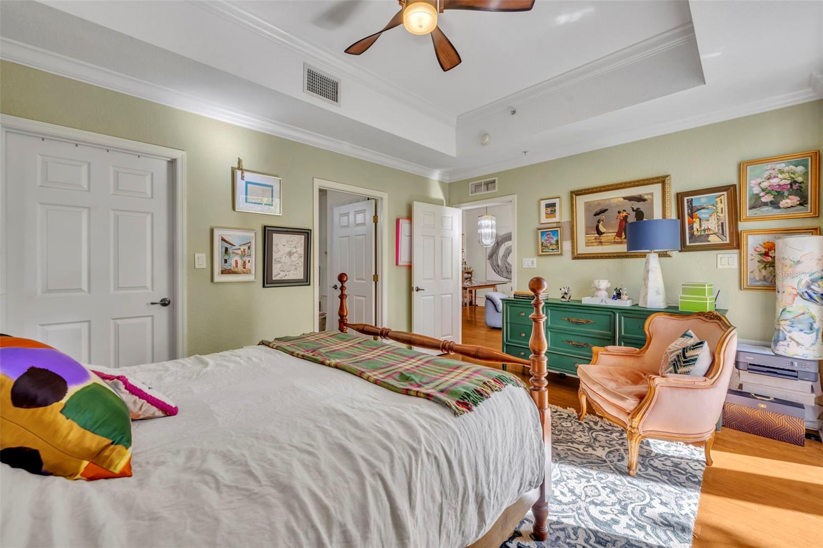 Image 17 of 32 For 1053 Oak Pond Drive 302