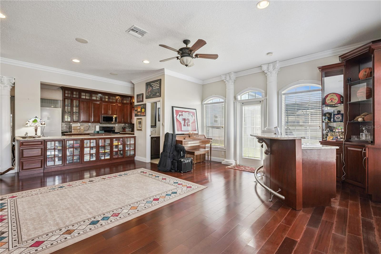 Image 14 of 39 For 2564 Chapala Drive