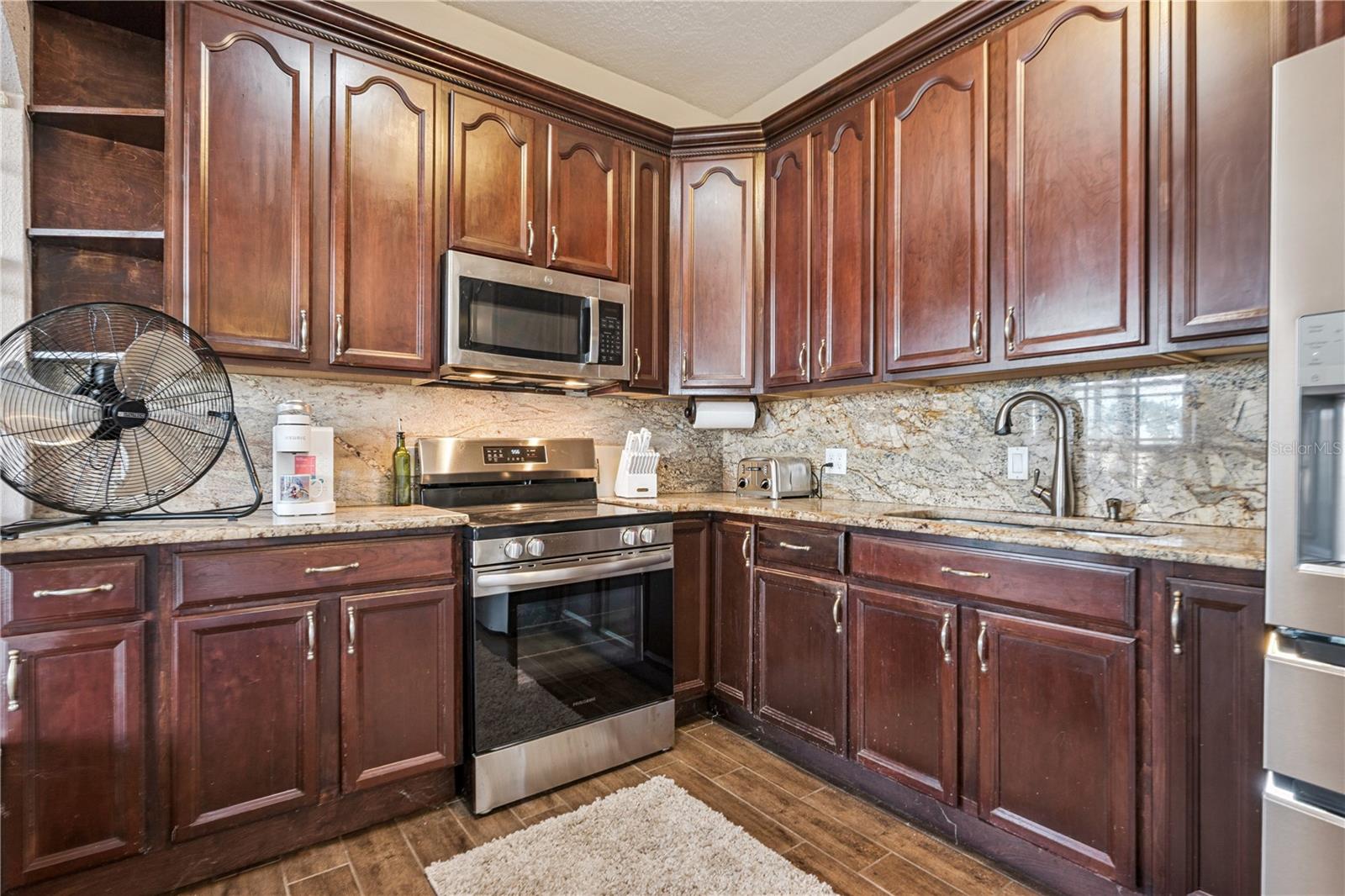 Image 18 of 39 For 2564 Chapala Drive