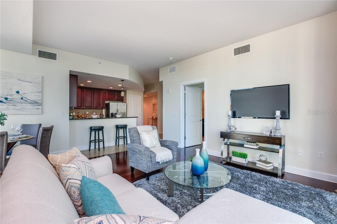 Image 11 of 35 For 101 Eola Drive 621