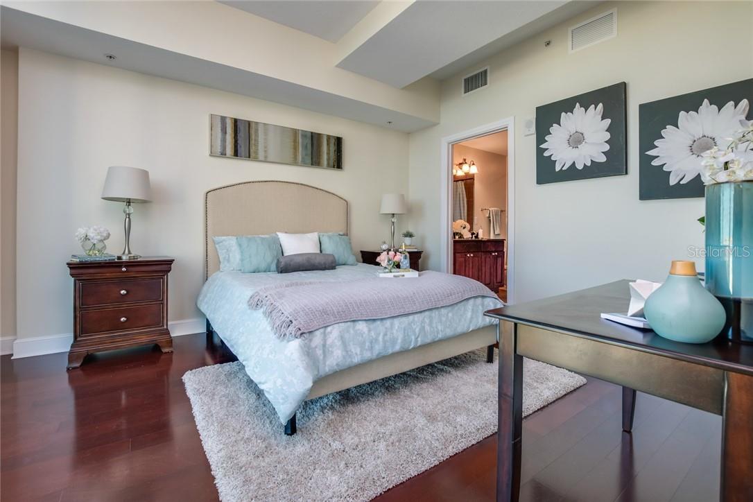 Image 16 of 35 For 101 Eola Drive 621