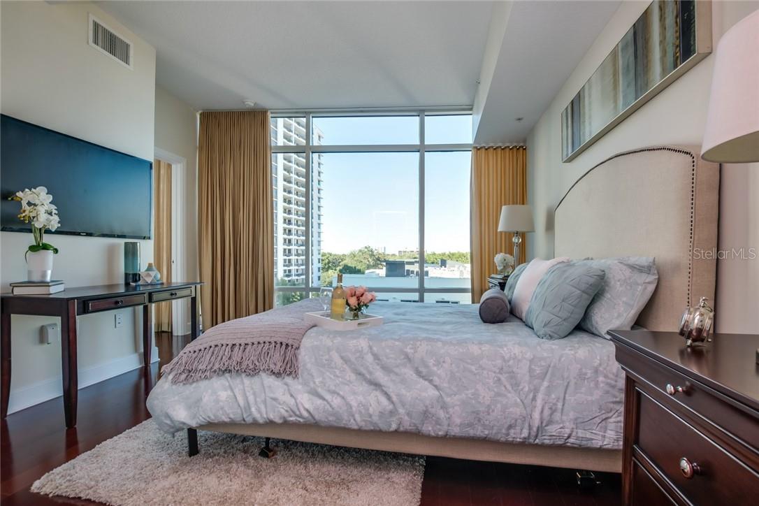 Image 19 of 35 For 101 Eola Drive 621