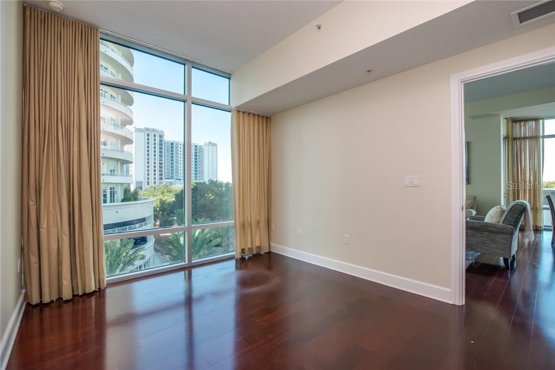 Image 22 of 35 For 101 Eola Drive 621