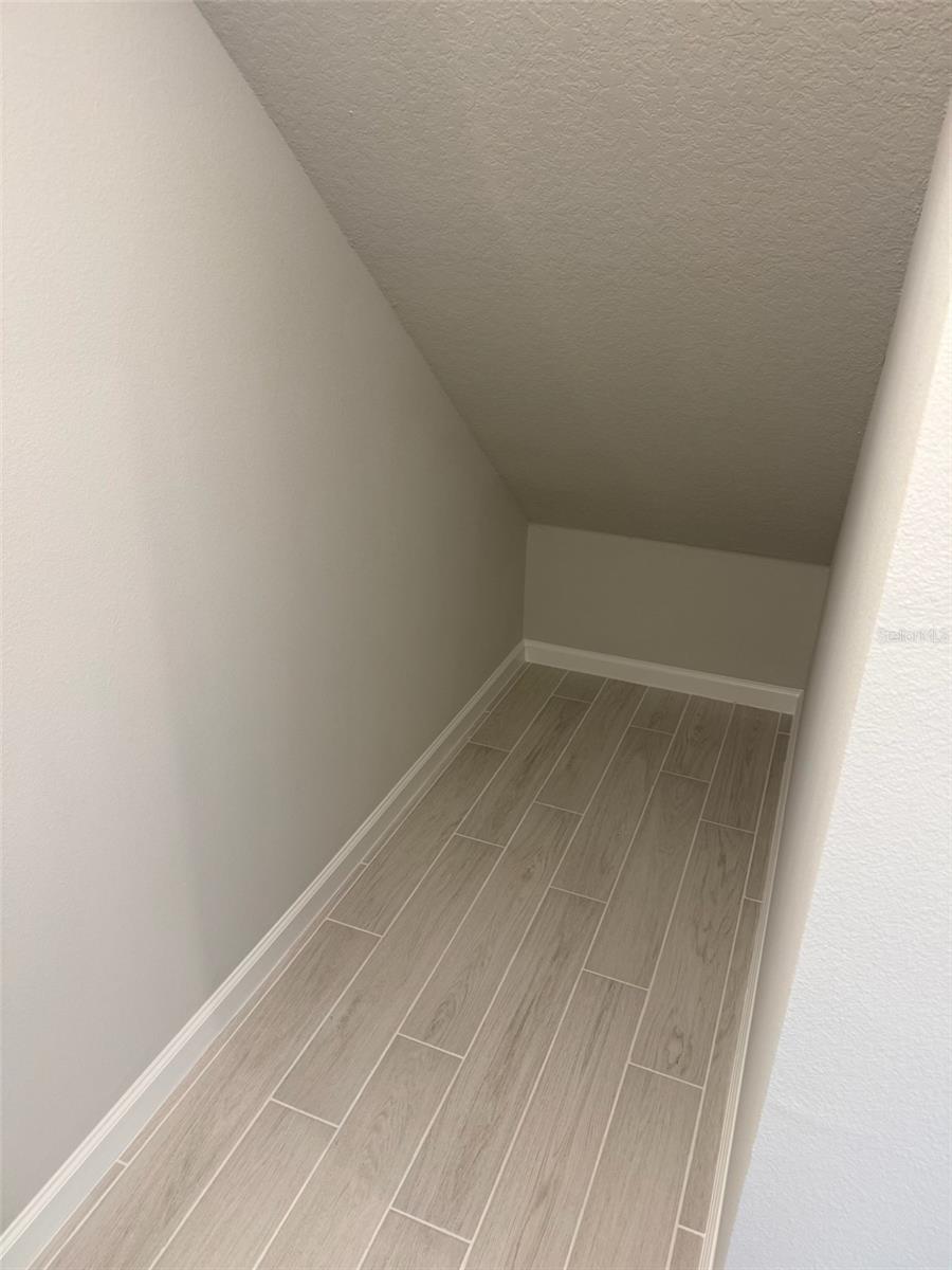 Image 18 of 37 For 619 Pothos Street