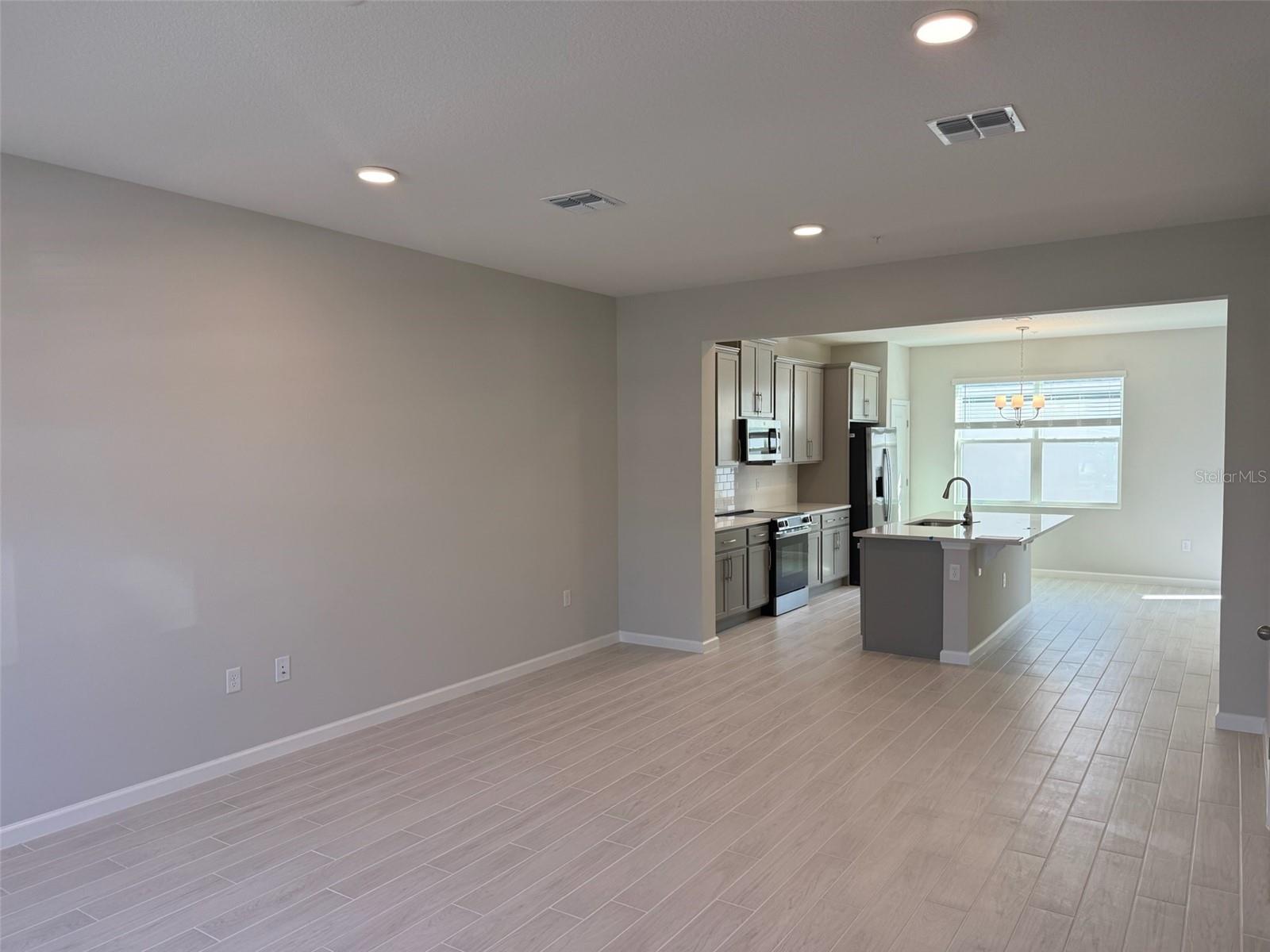 Image 2 of 37 For 619 Pothos Street