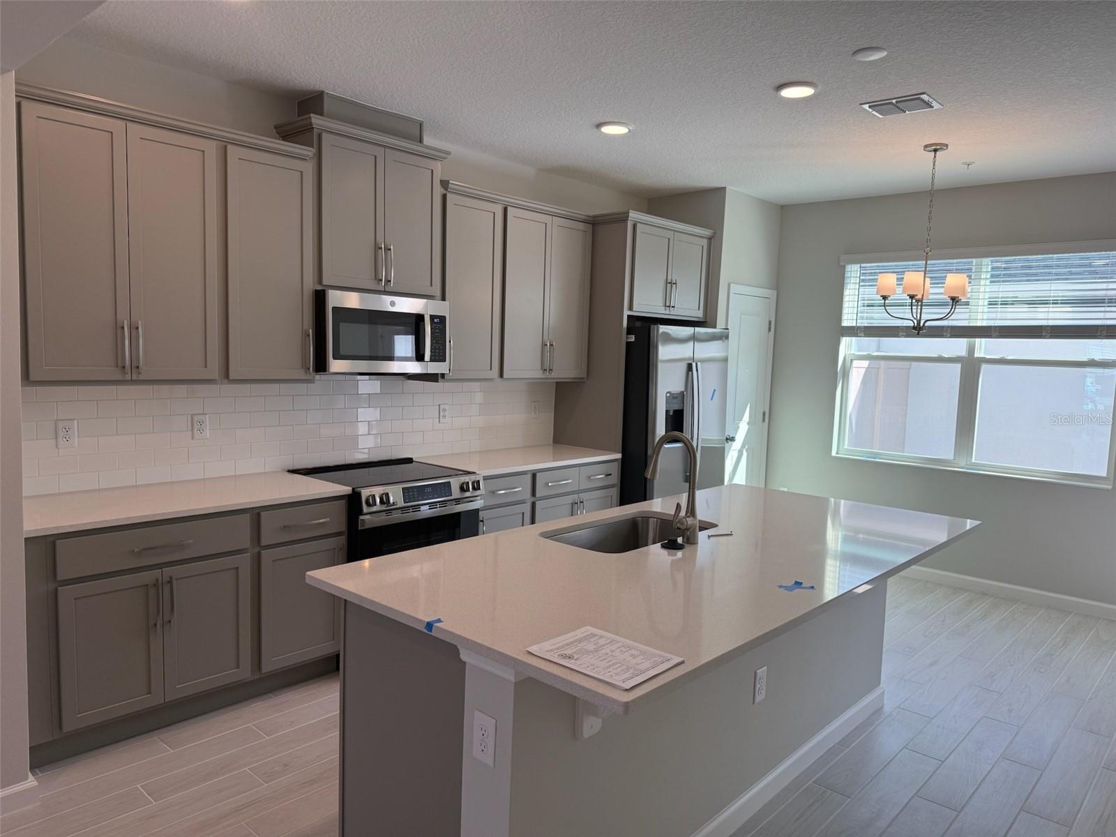 Image 5 of 37 For 619 Pothos Street