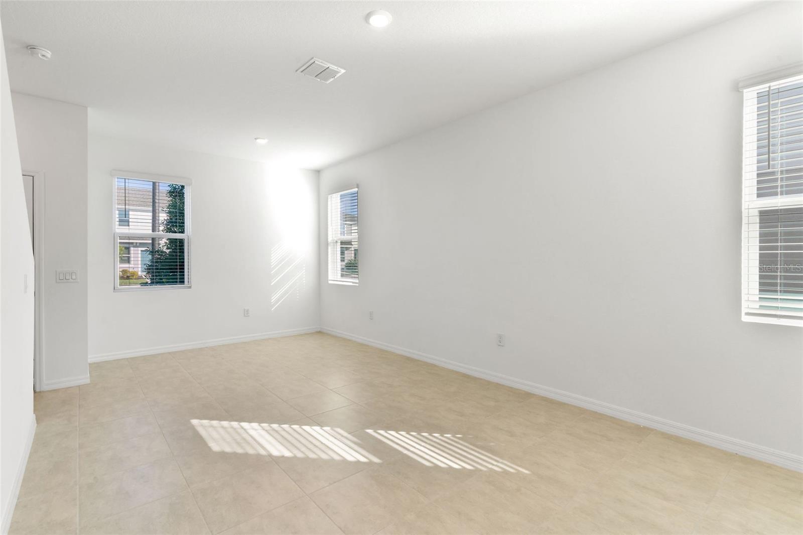 Image 5 of 48 For 2987 Skyline Loop