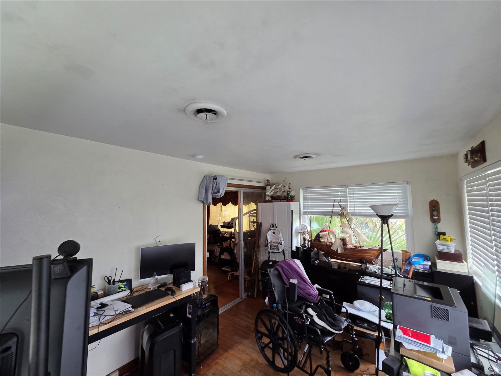 Image 11 of 41 For 1836 Palmetto Avenue