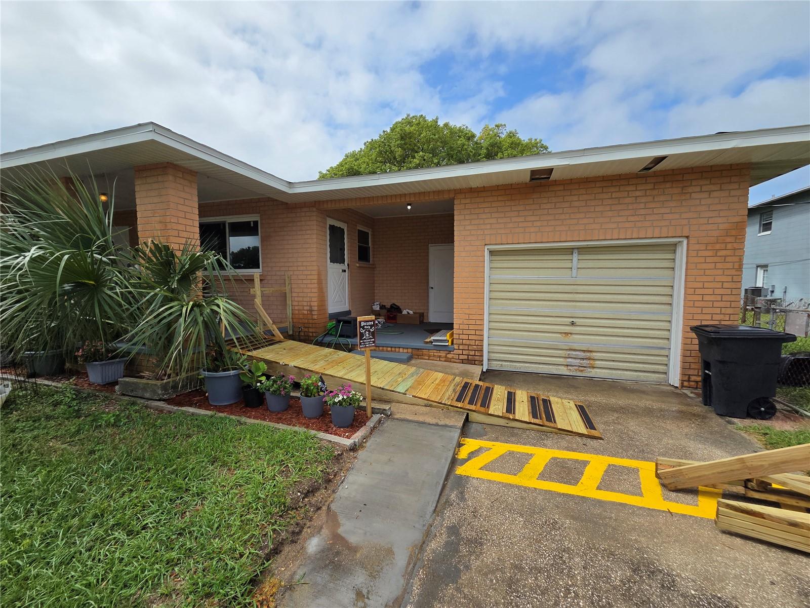 Image 2 of 41 For 1836 Palmetto Avenue