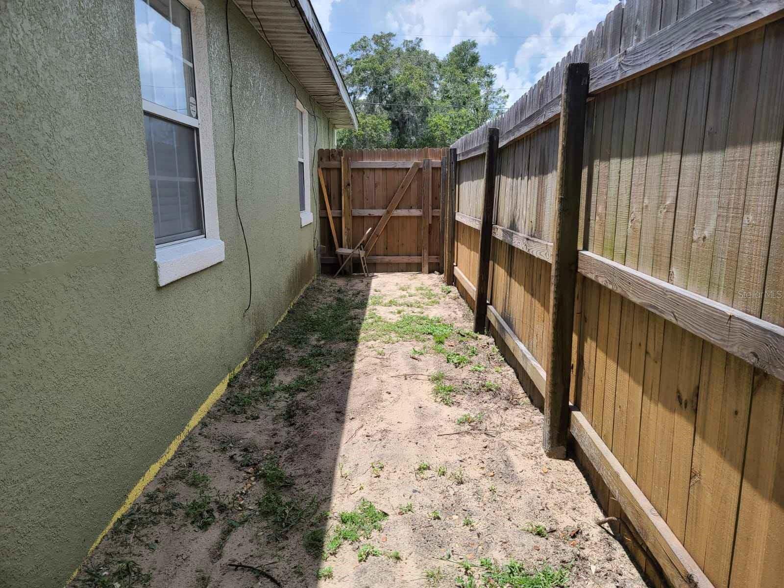 Image 13 of 13 For 833 Disston Avenue