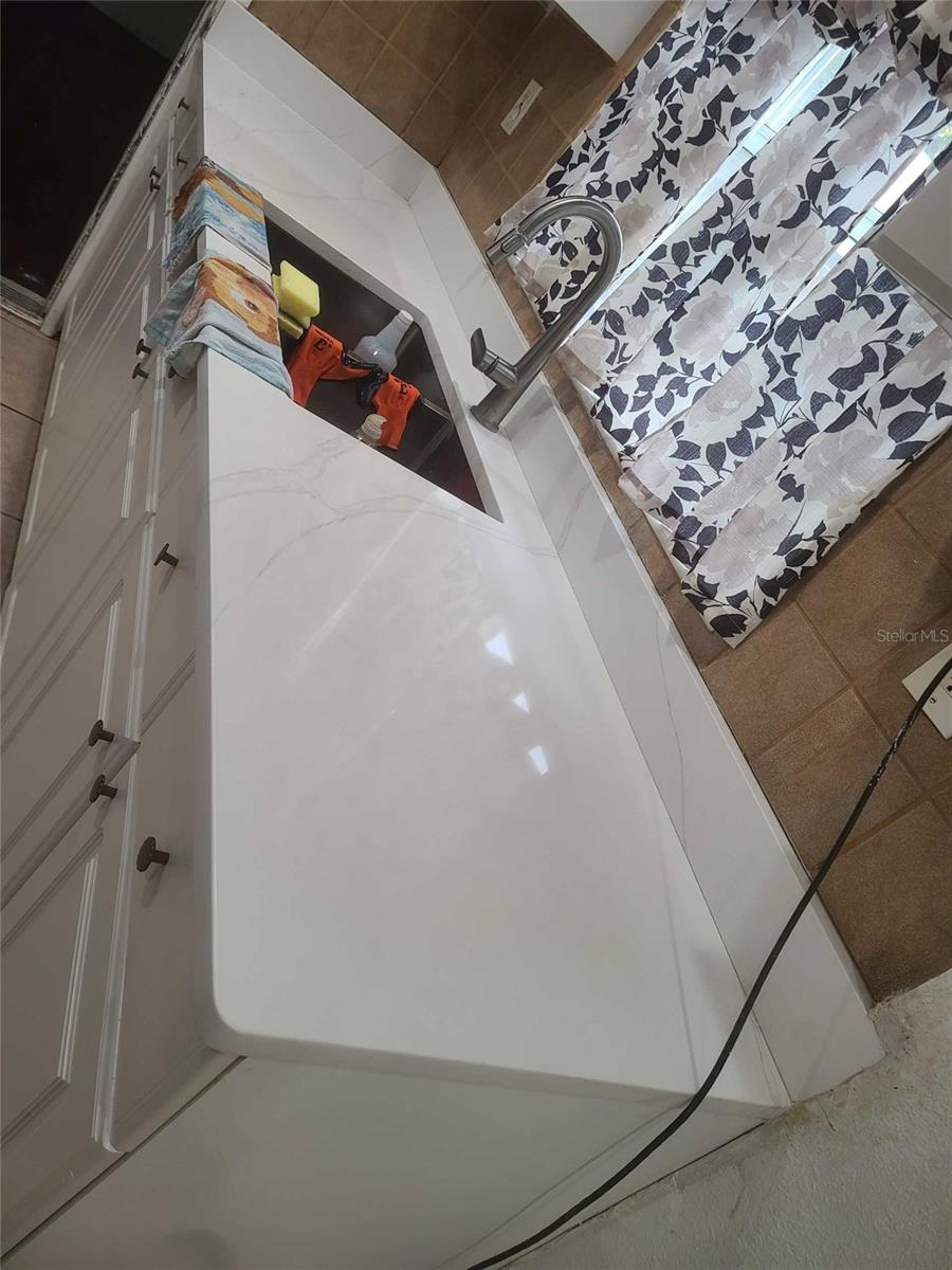 Image 4 of 13 For 833 Disston Avenue