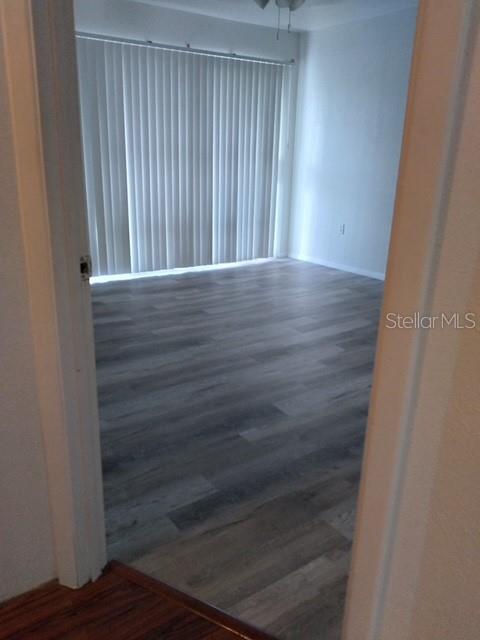 Listing photo id 16 for 4031 Henley Road 1706