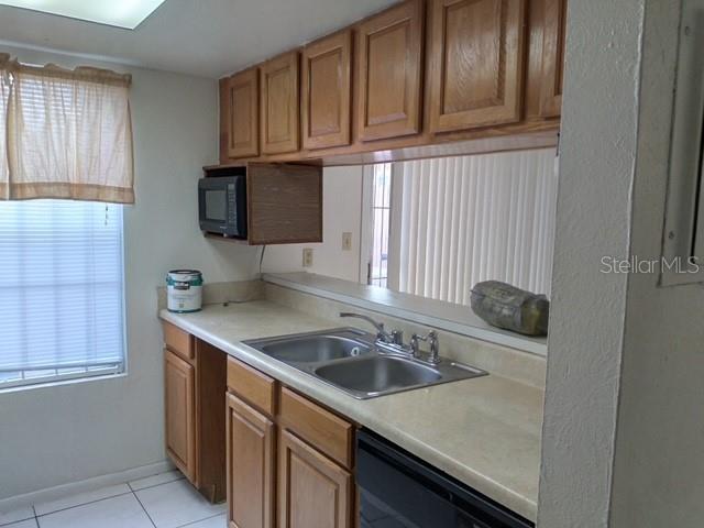 Listing photo id 2 for 4031 Henley Road 1706