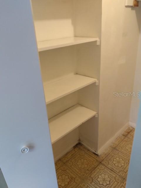 Listing photo id 6 for 4031 Henley Road 1706