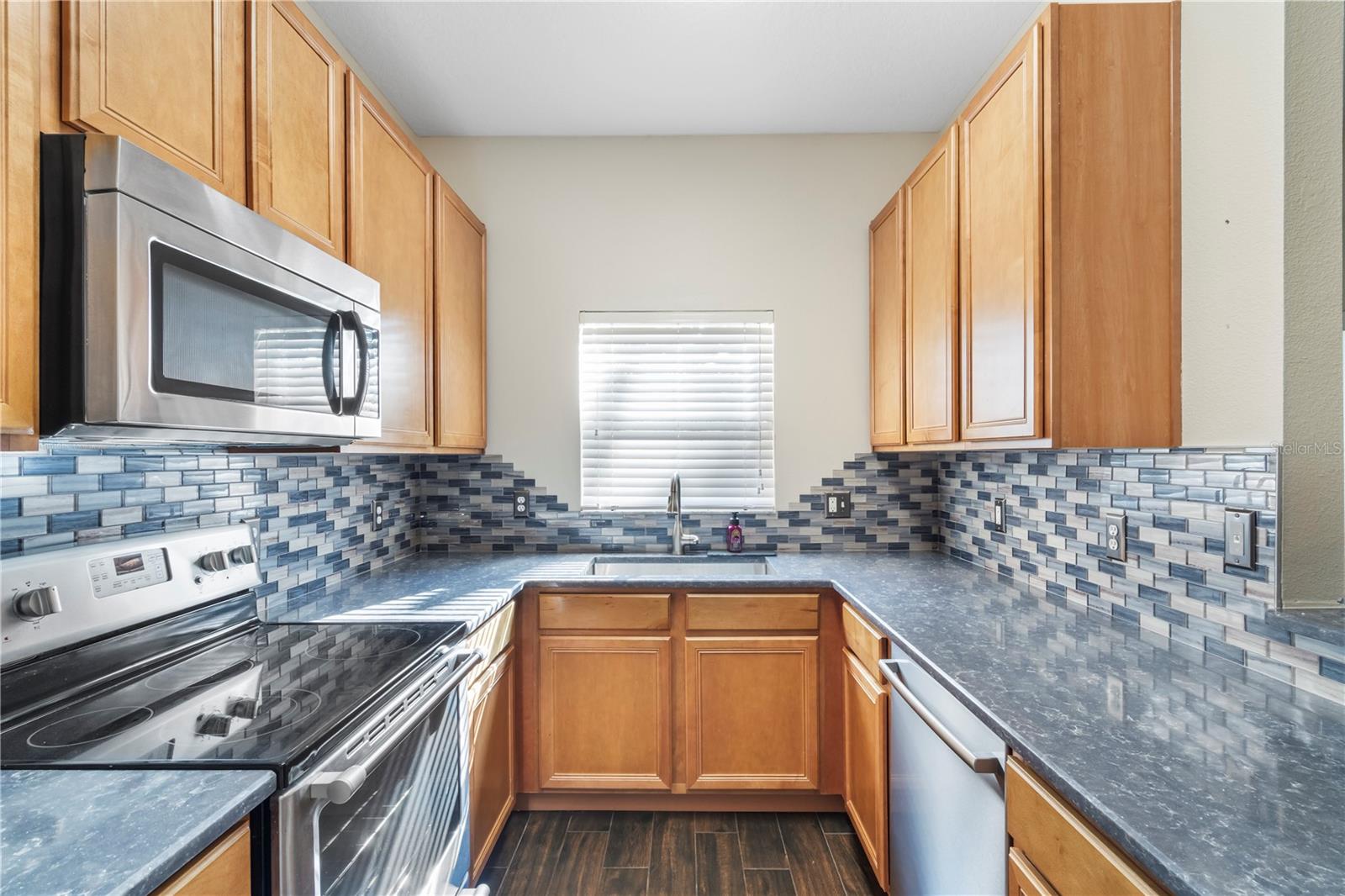 Image 10 of 31 For 2020 Retreat View Circle