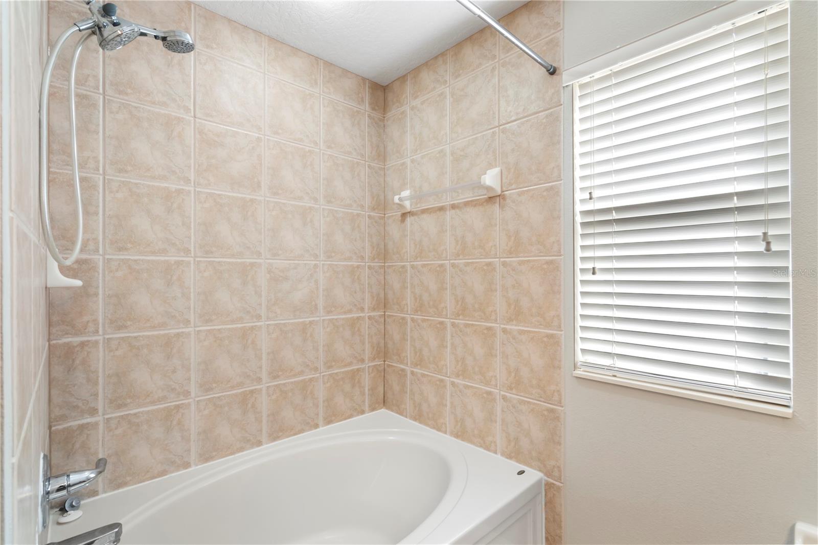 Image 18 of 31 For 2020 Retreat View Circle