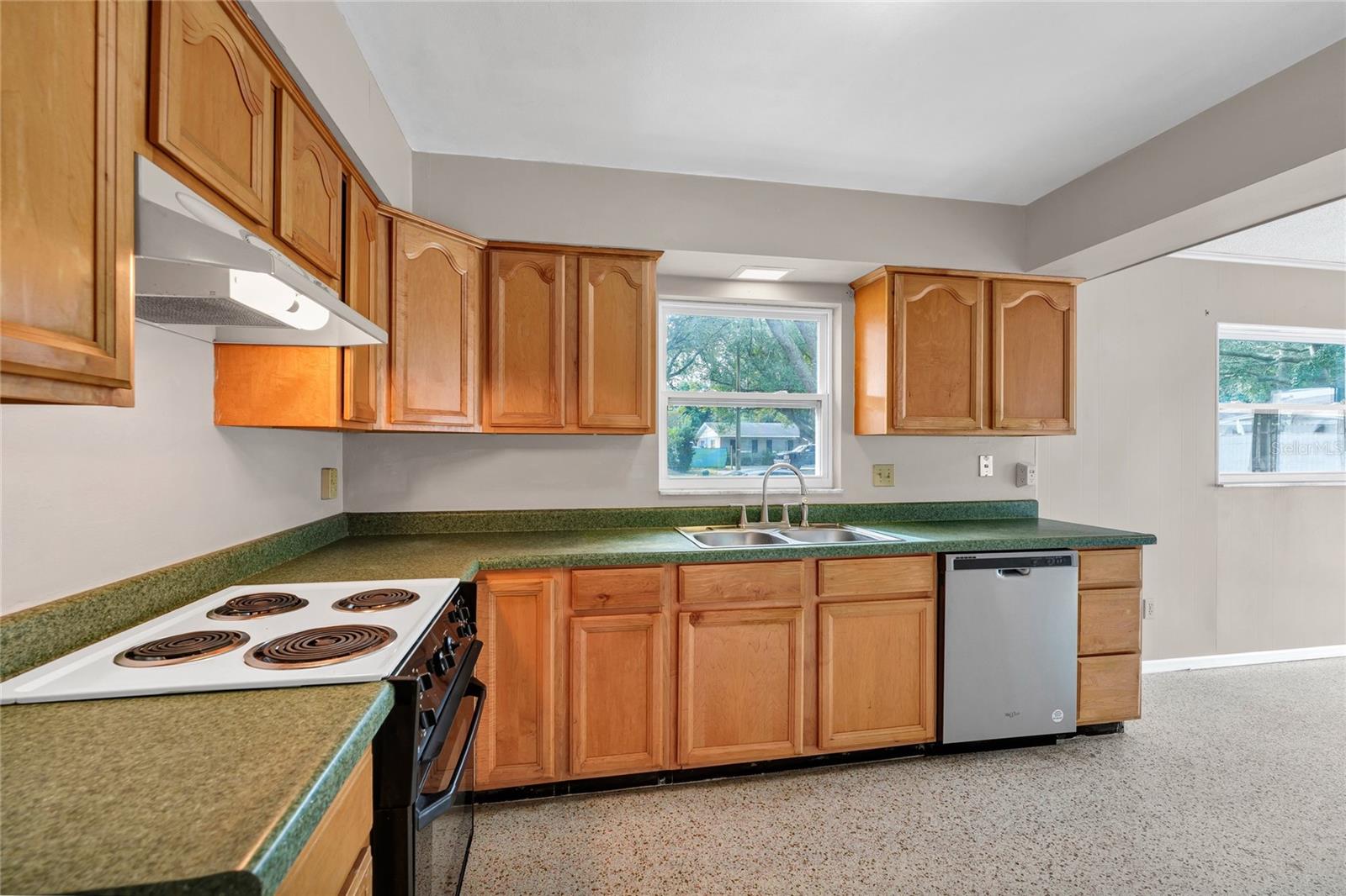 Image 7 of 32 For 810 Morocco Avenue