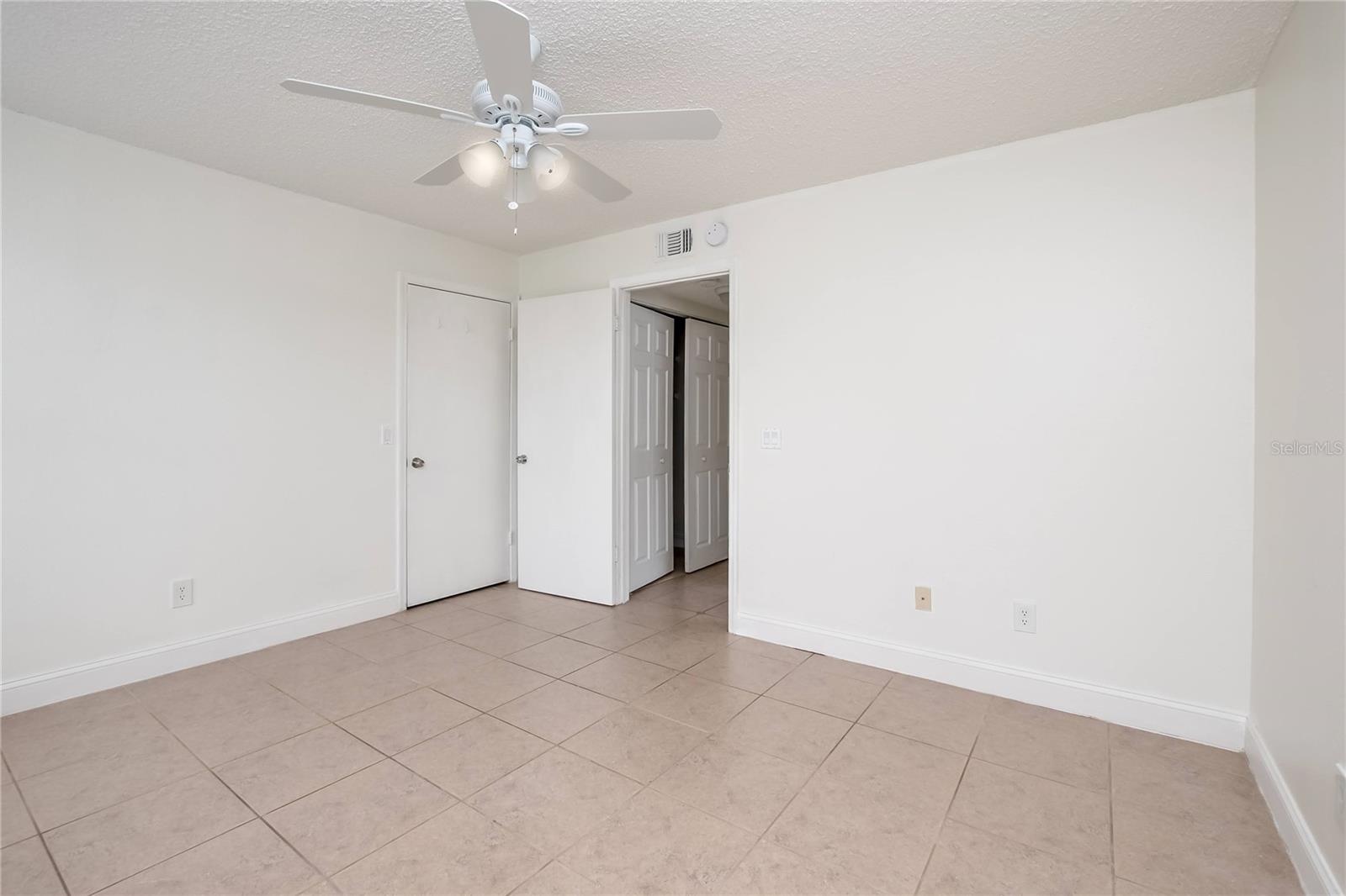 Image 21 of 29 For 4528 Commander Drive 2011