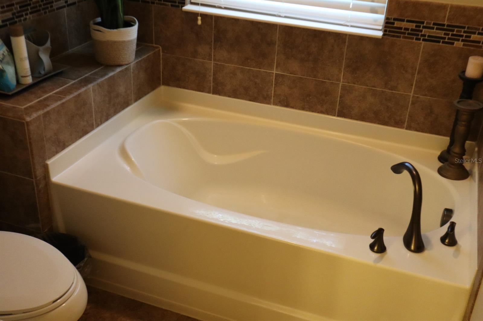 Image 15 of 21 For 3026 Victoria Glen Drive