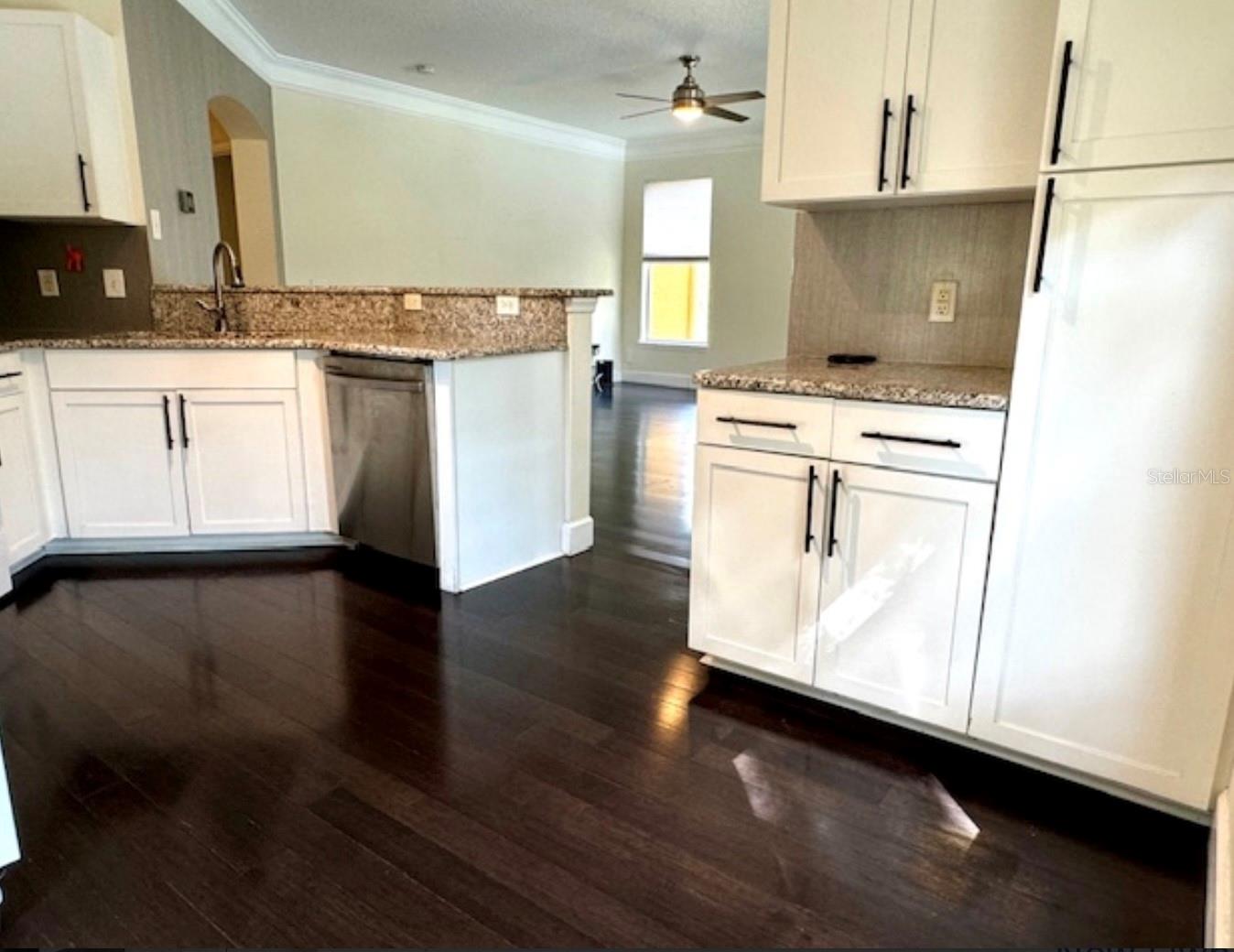 Image 6 of 36 For 8843 Villa View Circle 207