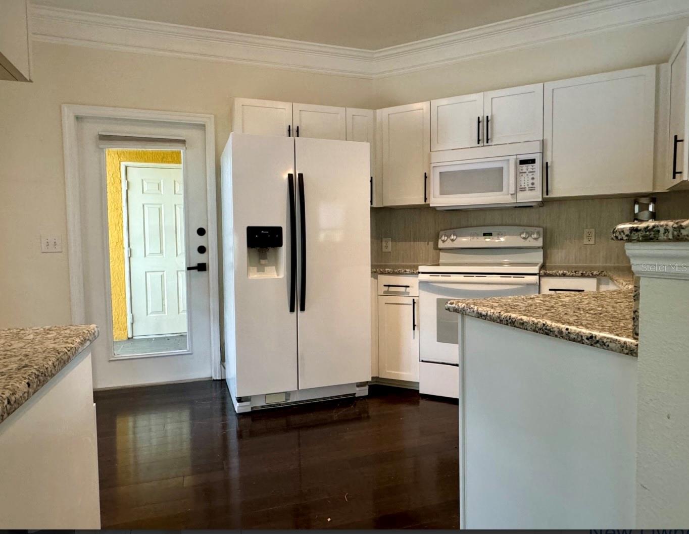 Image 7 of 36 For 8843 Villa View Circle 207