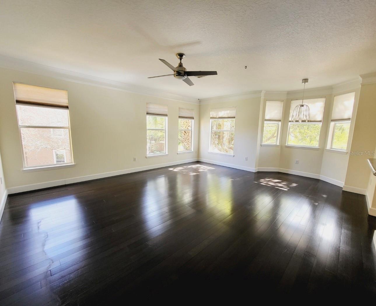 Image 9 of 36 For 8843 Villa View Circle 207