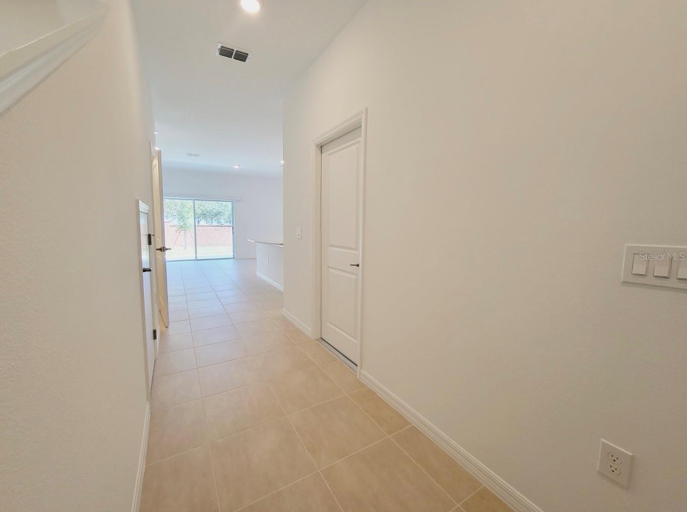 Image 10 of 17 For 1811 Roosevelt Place