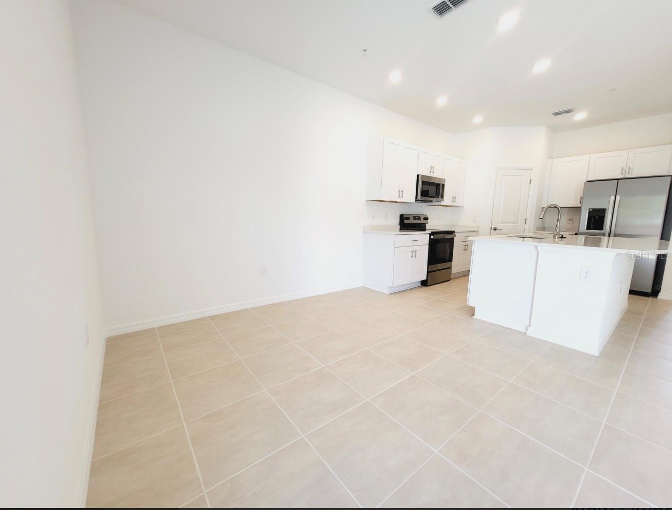 Image 3 of 17 For 1811 Roosevelt Place