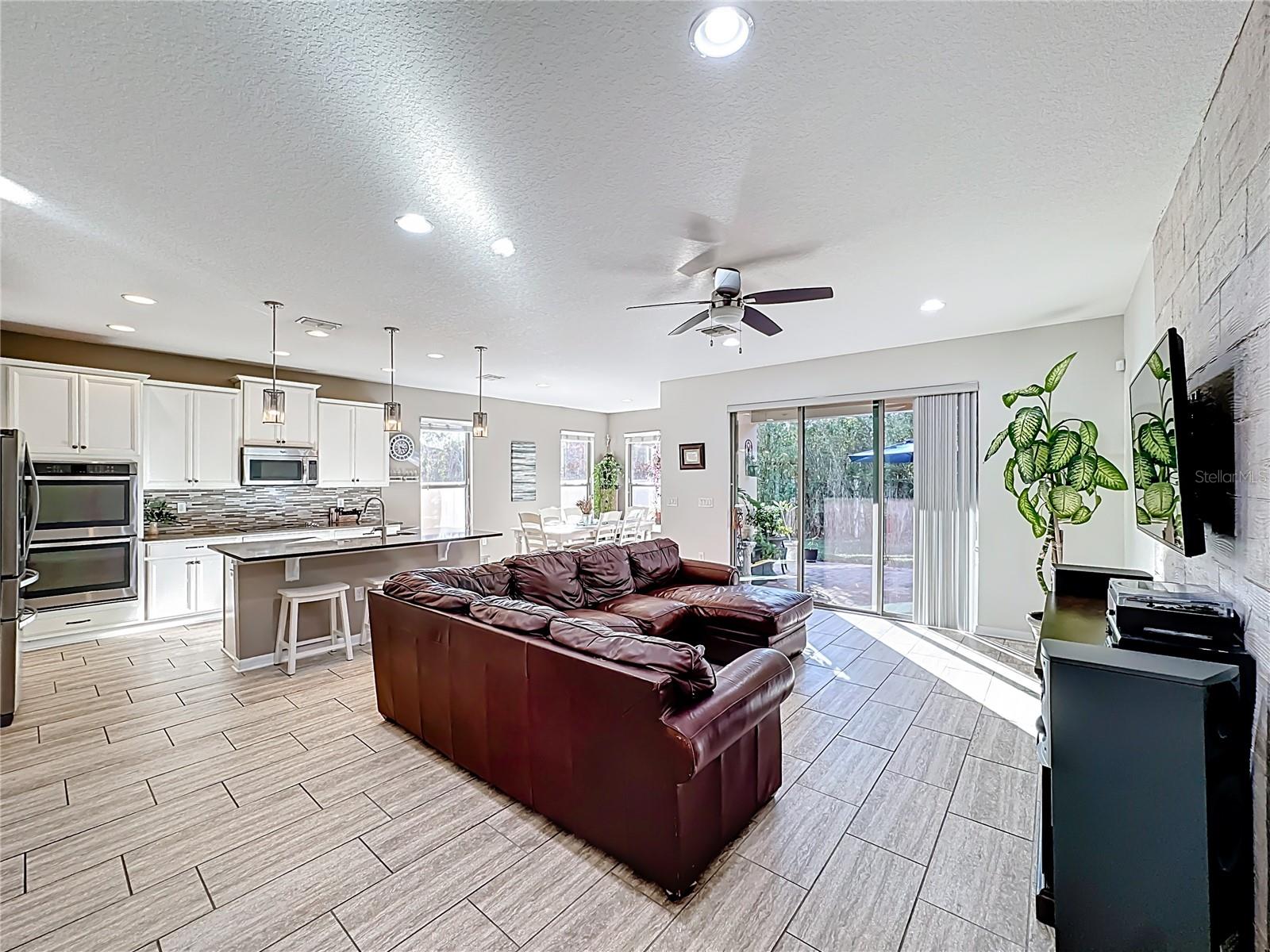 Image 11 of 48 For 1234 Fountain Coin Loop