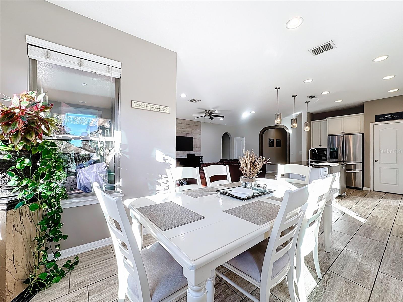 Image 18 of 48 For 1234 Fountain Coin Loop