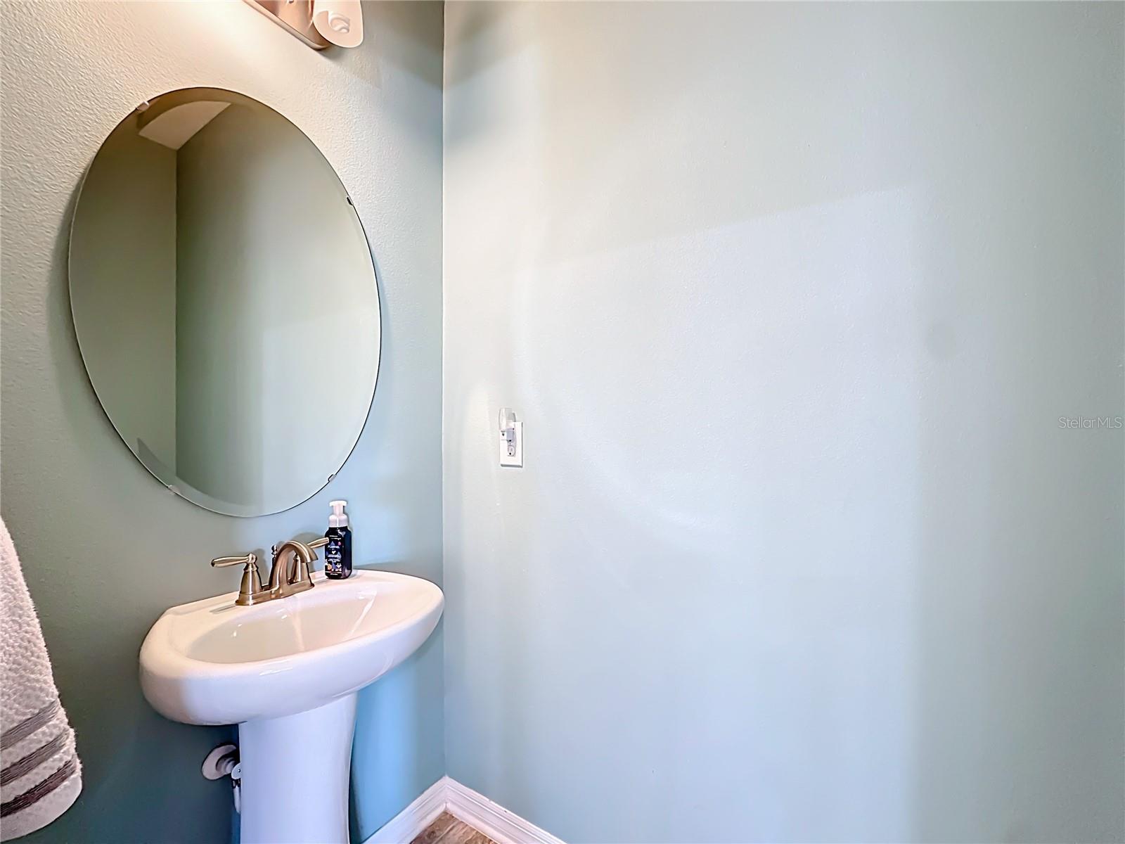 Image 36 of 48 For 1234 Fountain Coin Loop