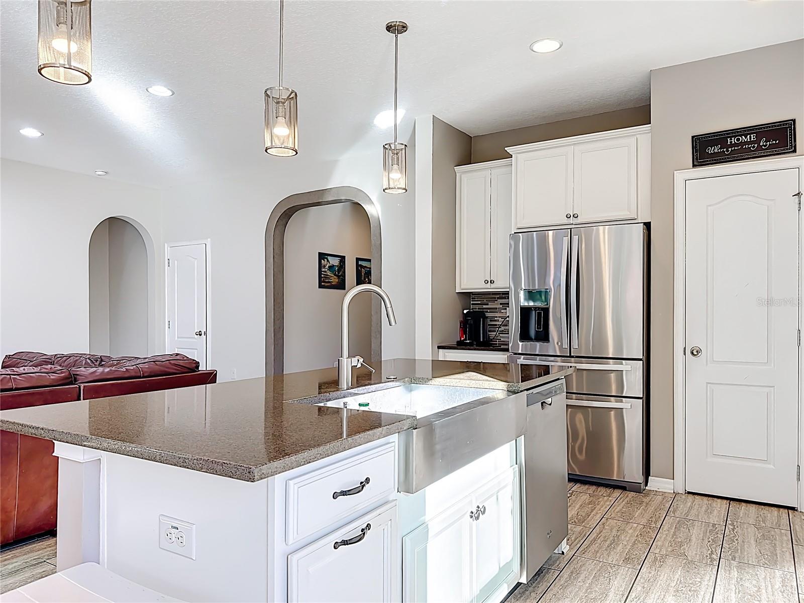 Image 8 of 48 For 1234 Fountain Coin Loop