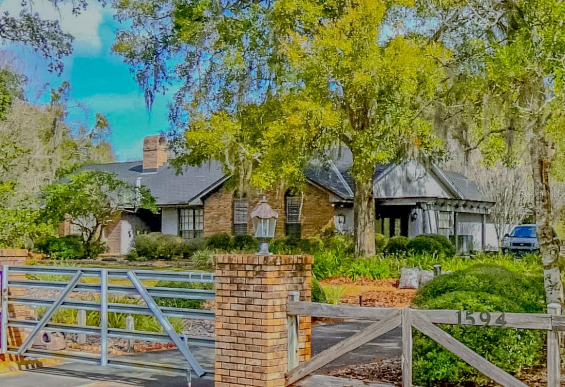 Listing Details for 1594 Van Hercke Lane, CHULUOTA, FL 32766