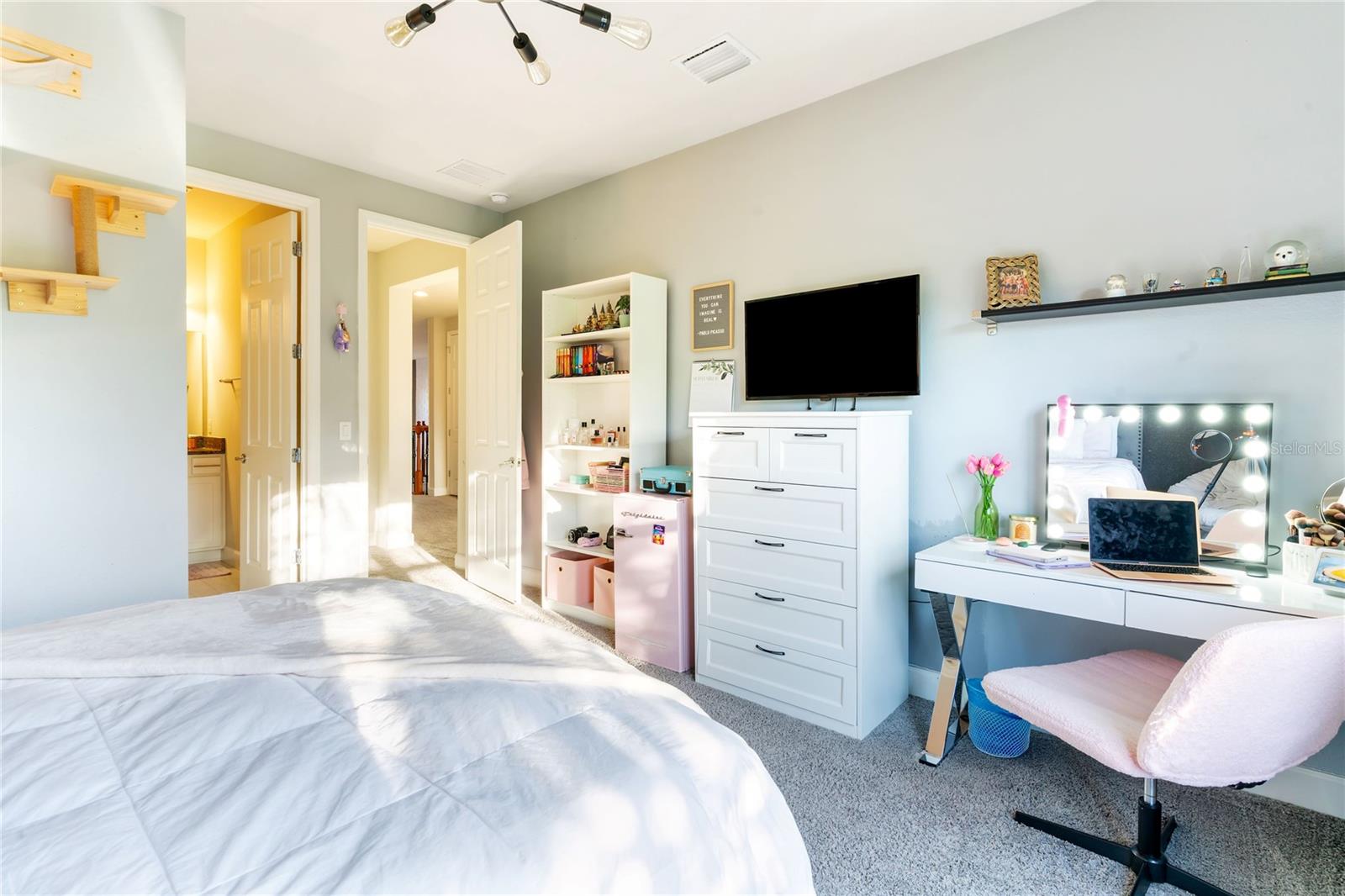 Image 26 of 36 For 9210 Royal Estates Boulevard