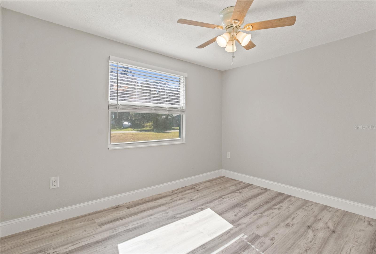 Image 17 of 35 For 2716 Berdetta Street