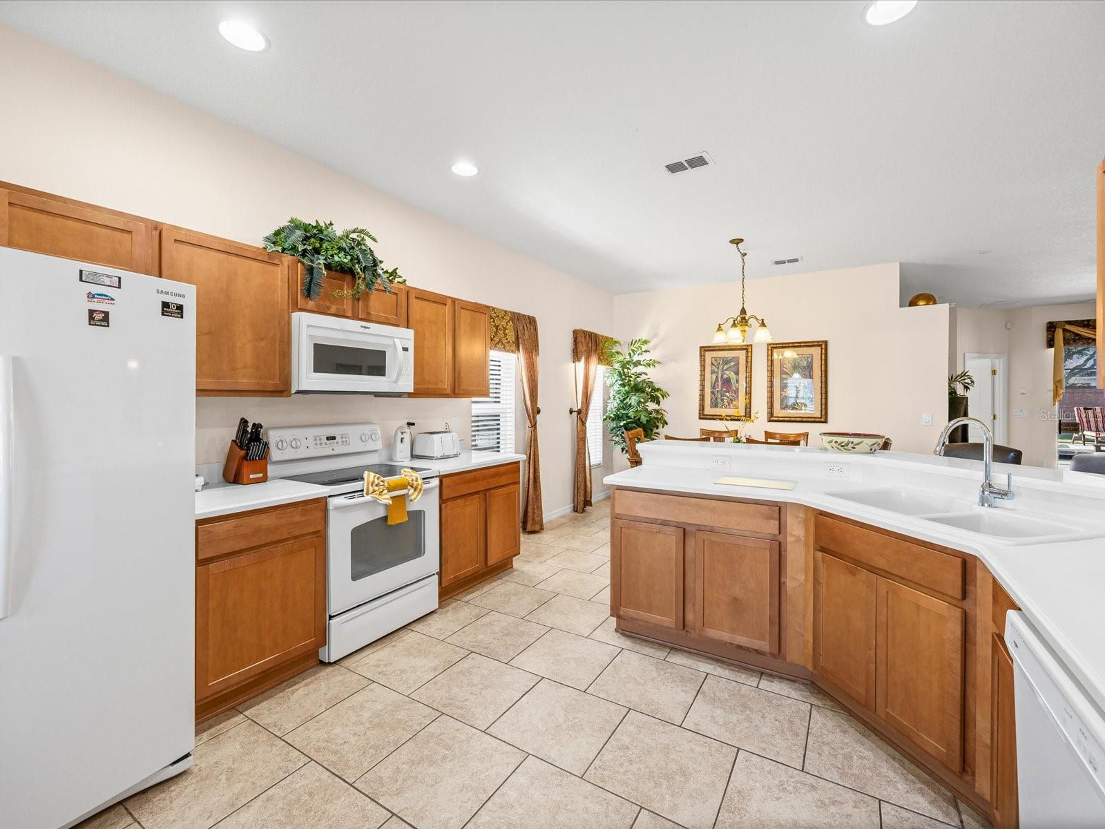 Image 16 of 42 For 113 Norfolk Drive